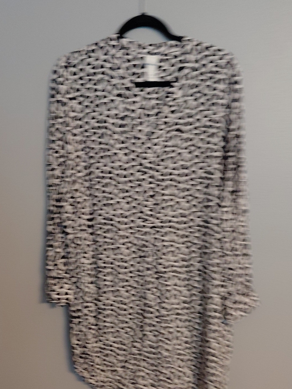 H&M Black and White Long Sleeve Patterned Dress